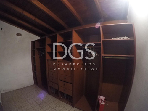 Casa 5 Ambientes En Venta En Banfield