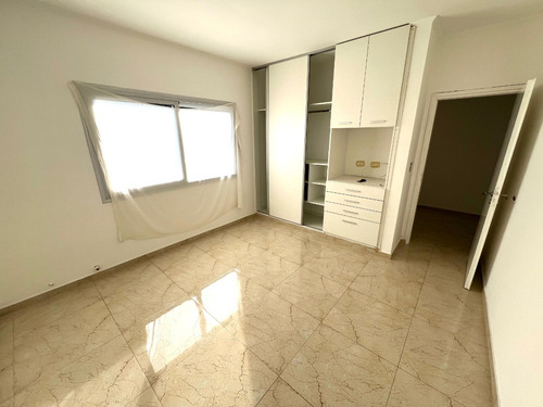 Impecable Casa Tipo Dúplex Sobre Esquina (barrio E. Echeverria)