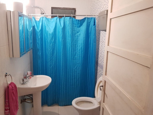 Casa De 3 Dormitorios, Excelente Ubicación Alquiler Anual !