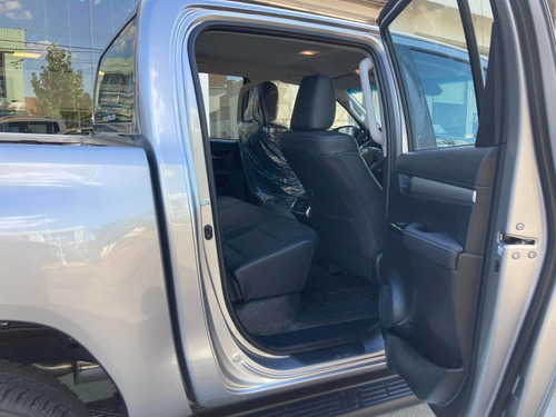Imagen 11 de 15 de Toyota Hilux D/cabina 2.8 Tdi 204cv A/t 6 4x4 Srx 0km My2023