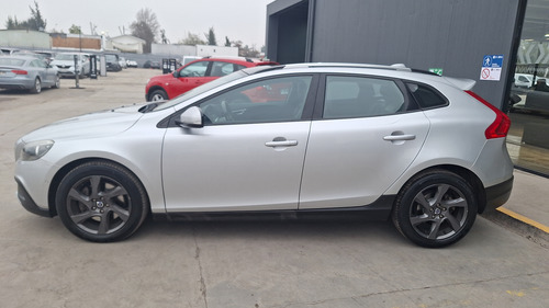 Volvo V40 2.0 T4 AUTO LIMITED CROSS COUNTRY 4WD