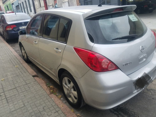 Nissan Tiida 1.8 Premium Mt 2010