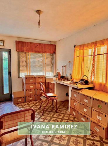 Casa De 3 Amb. En Venta, Barrio Sarmiento - Luján