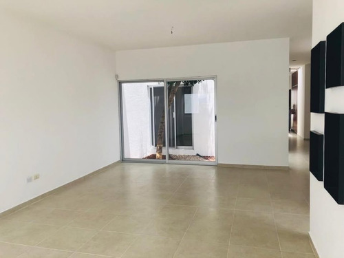 Hermosa Casa En Renta En Real De Juriquilla, Una Planta