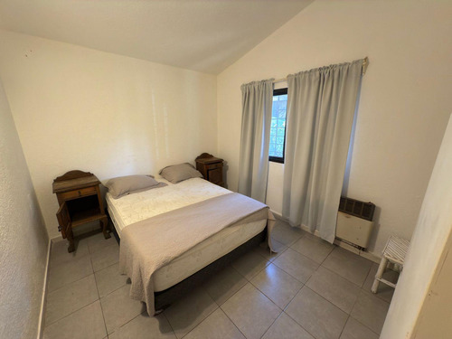 Venta Casa De 3 Dormitorios En Funes