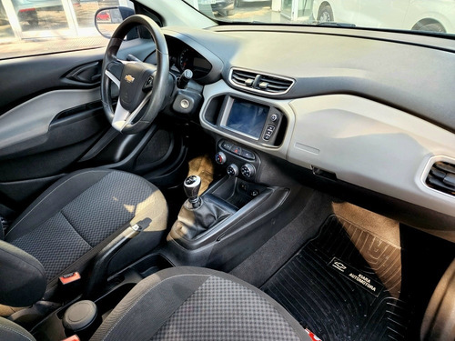 Imagen 8 de 14 de Chevrolet Onix 1.4 5ptas Lt 2017 68.000km Fcio T/usado