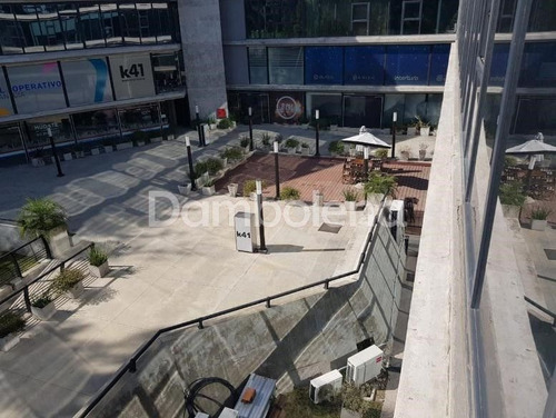 Imagen 5 de 21 de Oficina En Venta O Permuta Ubicado En Moreno, Moreno