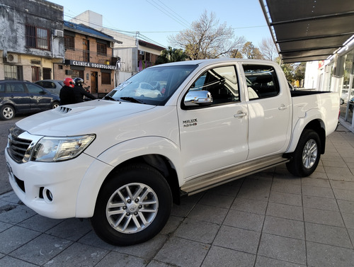 Toyota Hilux 4x2 C/d Srv 3.0 Tdi Cuero