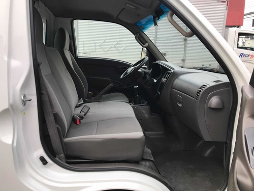Imagem 7 de 9 de Hyundai Hr 2017 2.5 Hd Cab. Curta S/ Carroceria Tci 2p