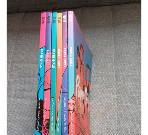 Coleção Paper Girls Completa - Devir - 6 Volumes (Usado)