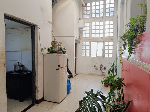 Hogar Estudiantil En Pleno Centro De Montevideo - Tenemos Habitaciones Individuales Y Dobles. Cada Una De Ellas Con Placares Individuales.