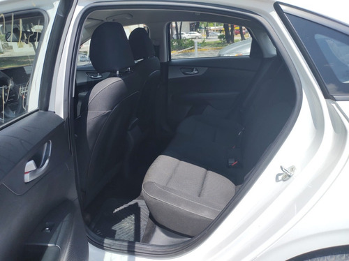Imagen 9 de 13 de Kia Forte Lx