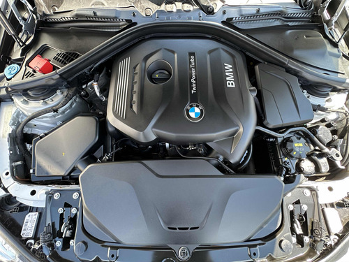 BMW Serie 3 2.0 330ia Sport Line At