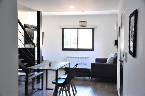 Imagen 9 de 30 de Moderna Casa En Banfield Este C/quincho Y Pileta