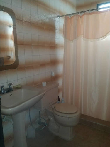 Imagen 11 de 14 de Casa + 2 Anexos En Urbanización Sant Omero Los Teques
