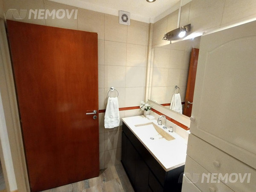 Imagen 14 de 25 de Hermoso 3 Ambientes Al Frente Con Gran Balcón Y Patio. No Paga Expensas!!! - No Te Lo Pierdas.