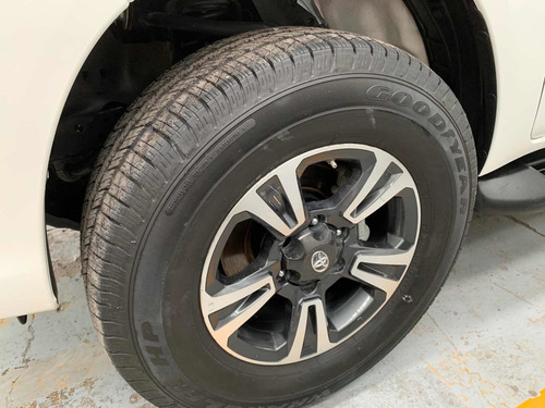 Imagen 6 de 7 de Toyota Hilux 2019 2.7 Cabina Doble Base Mt