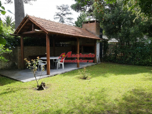 Casa En Zona Cantegril Ideal Para Vivir Todo El Año- Ref: 6343