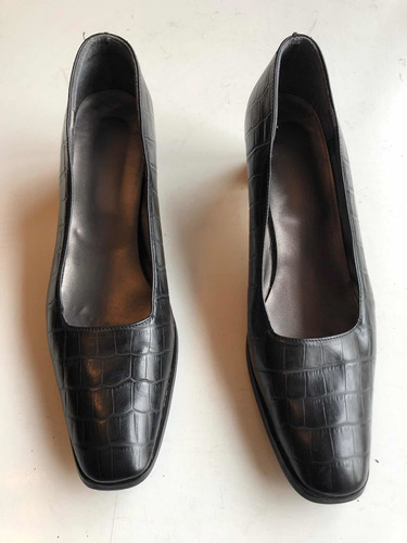 Zapatos  De Mujer Negros ,tipo Croco.con Taco Cuadrado.
