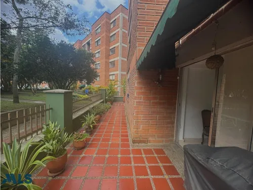 Apartamento Amplio En Excelente Ubicación(mls#253716)