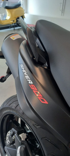 Imagen 14 de 18 de Aprilia Shiver 900