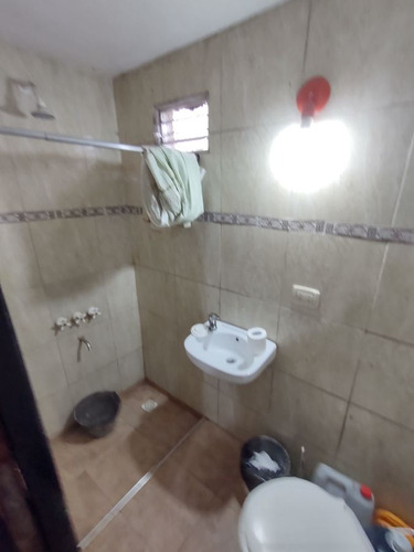 Calle 152bis Esq 521 - Casa 2 Dormitorios C/ Cochera Y Monoambiente