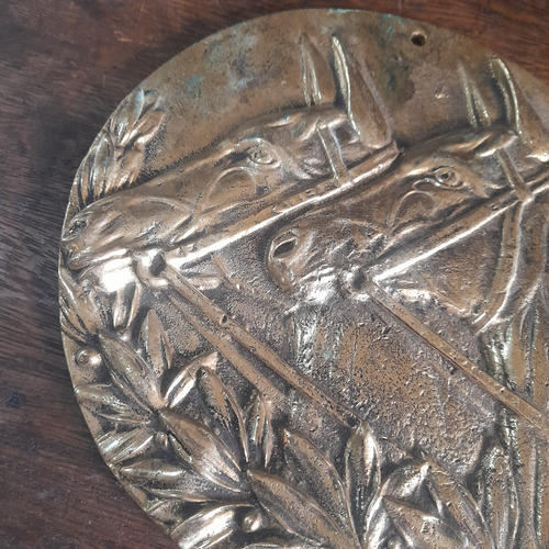 Imagem 5 de 8 de Medalhão Cavalos Bronze Para Parede 21 Cm Diâmetro