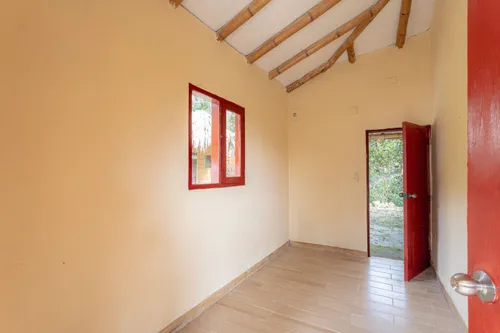 Lote En Venta En Vía Las Palmas. Cod V9098