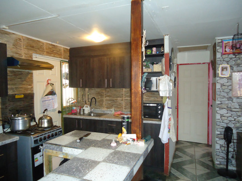 Vendo Casa 2 Dormitorios 3 Estacionamientos Compañia Alta