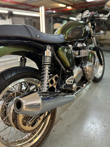 Triumph Thruxton 900