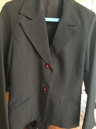 Blazer Negro Con 2 Botones Ideal Para Esta Época. Talle S.