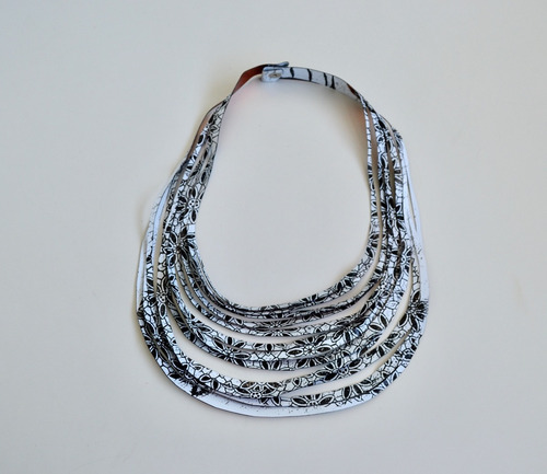 Imagen 6 de 6 de Collar Ondas Corto - Negro Y Blanco