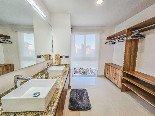 Departamento En Venta En Colonia Zona Hotelera Norte, Puerto Vallarta, Jalisco