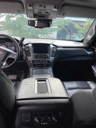 Imagen 6 de 10 de Chevrolet Suburban 5.3 Ltz V8 4wd 2da Cubo At 2015
