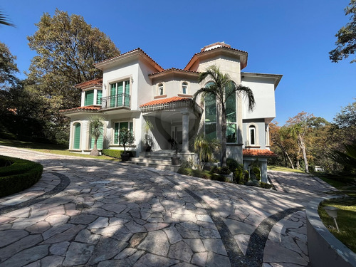 Casa En Venta En Hacienda De Valle Escondido