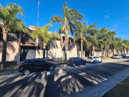 Imagen 3 de 23 de Excelente Galpón Industrial 1251 M² Cub. Con Salida A 3 Calles- San Justo
