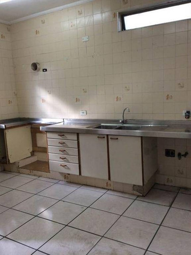 Imagem 16 de 26 de Sobrado Isolado À 20 Metros Do Centro Comercial De São Vicente 30 Metros Da Praia Com Hidromassagem King Size Churrasqueira Confira!!! - Hm1925