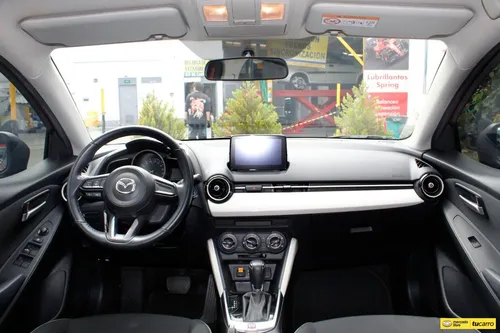 Mazda 2 Touring Sedan 2024