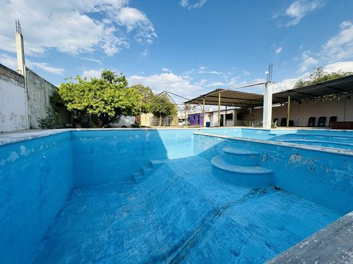 Salón De Eventos Con Departamento En Venta En Emilio Portes Gil