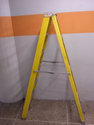 Escalera De Fibra Dieléctrica 6 Tramos Usada.