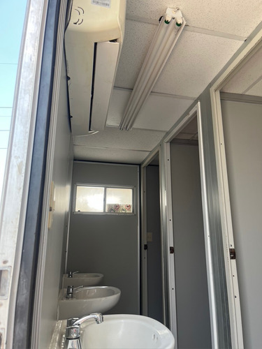 Baños Sanitarios Mixtos Para Hombres Y Mujeres Con Clima