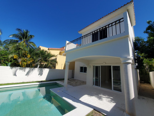 Casa En Venta En Playa Del Carmen 3 Recamaras Con Alberca Privada