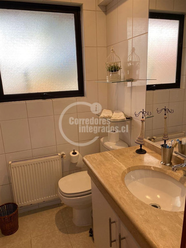 Casa En Arriendo De 4 Dorm. En Las Condes