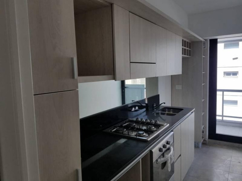 Imagen 14 de 30 de Monoambiente O Estudio Profesional A Estrenar, Con Balcón Y Terraza Común Con Parrilla