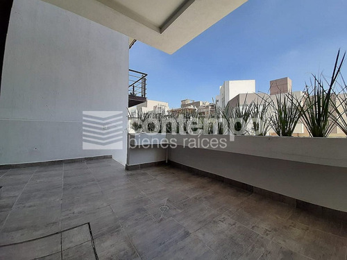 Imagen 17 de 19 de Moderna Residencia De Lujo Con Magnifico Roofgarden Con Vist