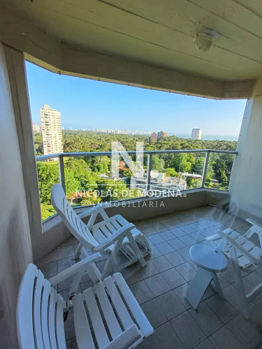 Apartamento De 2 Dormitorios En Edificio Parquemar Roosevelt , Punta Del Este