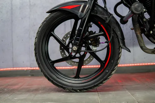 Bajaj Pulsar 180 Fi 2023