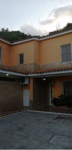 Jose R Armas, Vende Casa En Urbanizacion Villas Del Rocio, Sector La Entrada Naguanagua 