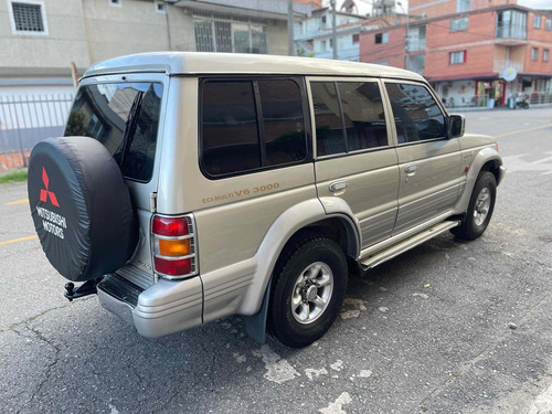 Imagen 3 de 17 de Mitsubishi Montero 2006 3.0 V43 Wagon