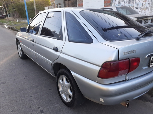 Ford Escort 1999 1.8 Ghia